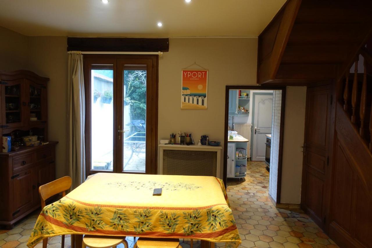 Tout Un 2Eme Etage A 300 Metres De La Mer, Chez L'Habitant ! 페캉 외부 사진